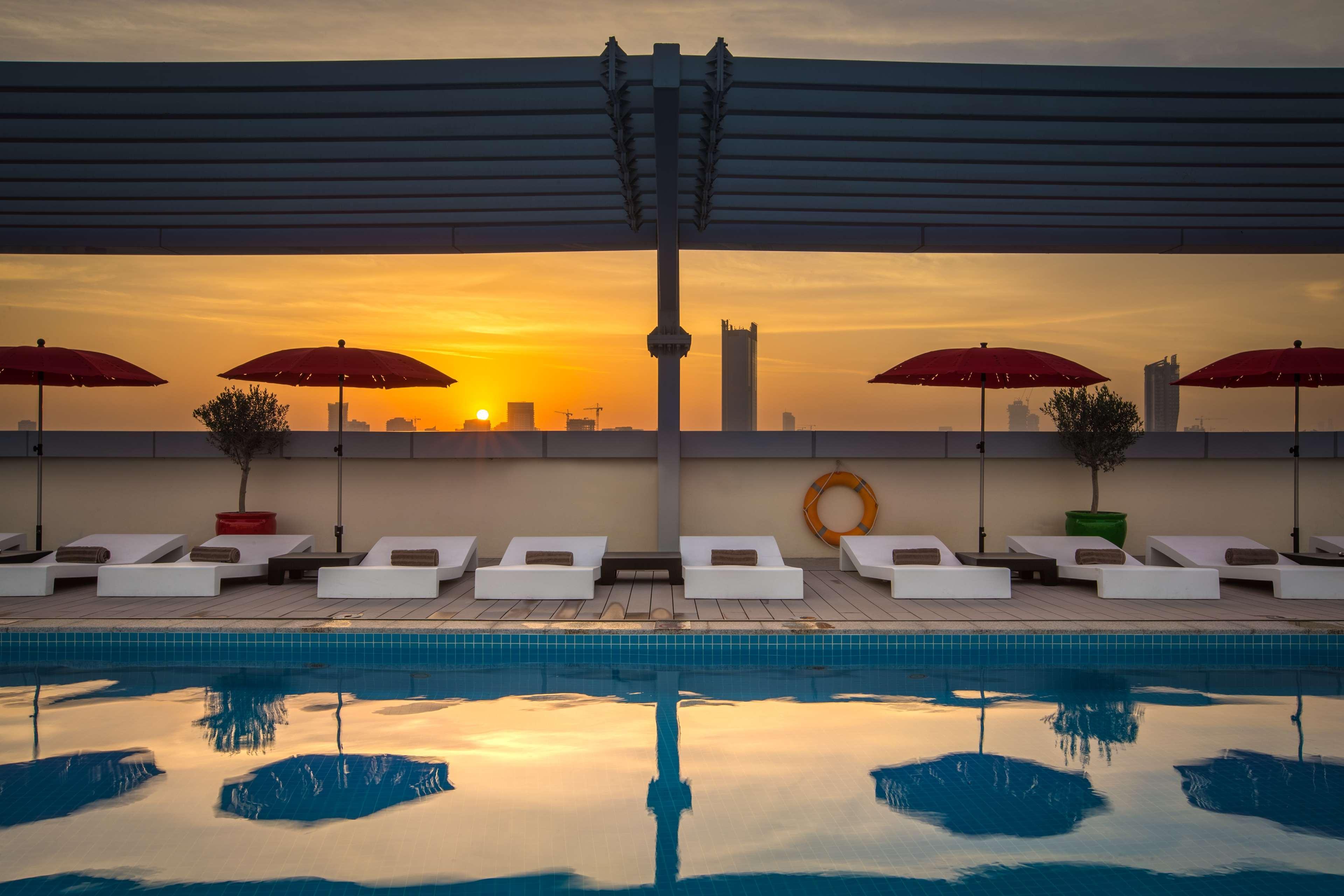 Park Inn By Radisson Dubai Motor City ภายนอก รูปภาพ